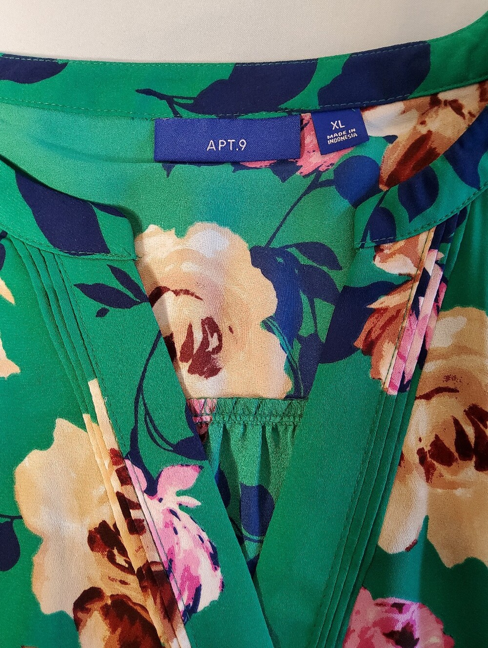 Apt. 9 Emerald Green Floral Button-Front Sleeveless Blouse - Picture 7 of 7